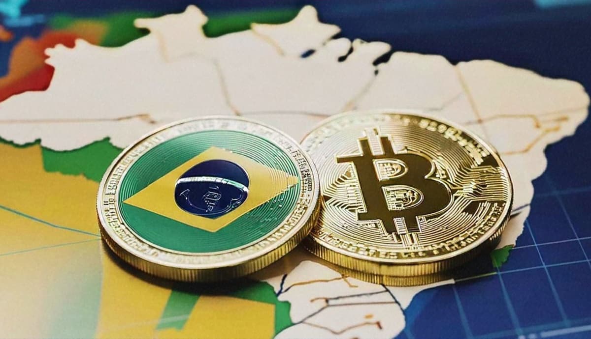 moeda de bitcoin e mapa do brasil